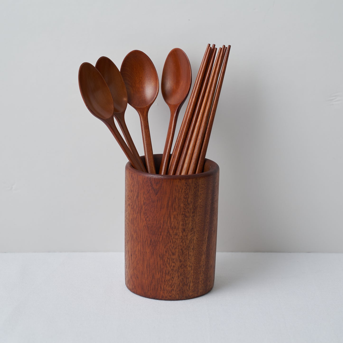 WOODEN UTENSIL HOLDER