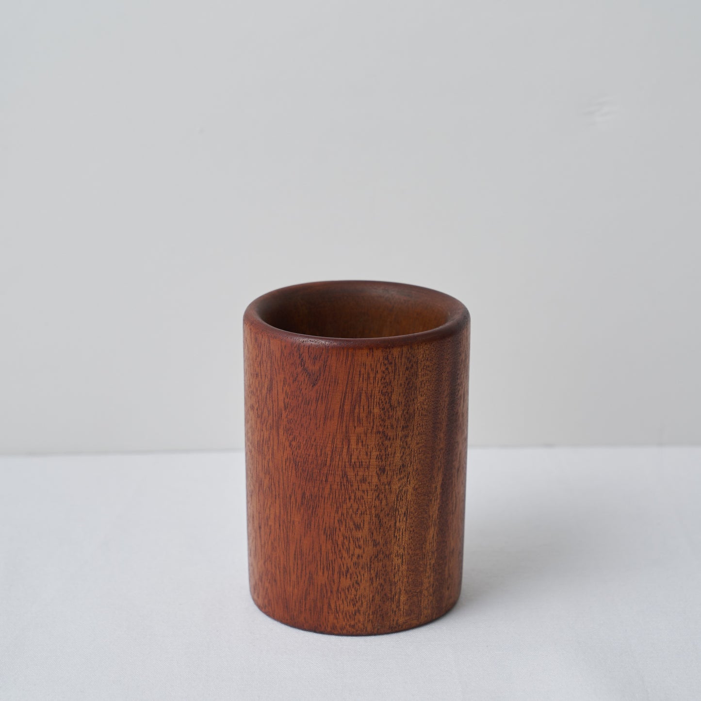 WOODEN UTENSIL HOLDER